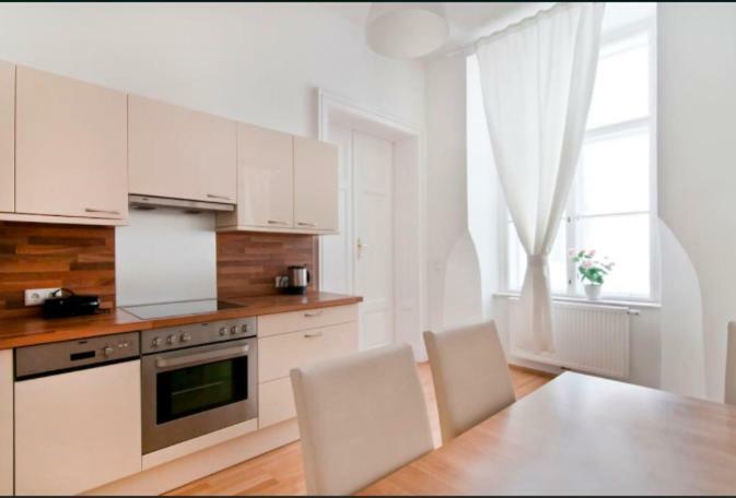 Apartment In Stephansplatz Vienna Exterior photo